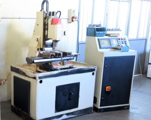 Centro di lavoro verticale CORTINI BF 400 cnc FANUC usato